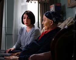 Binnur Kaya... TÜRKAN SAYLAN'IN HEMŞİRESİ OLDU!