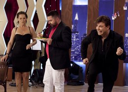 HÜLYA AVŞAR SHOW'DA OLAYLAR BİTMİYOR !