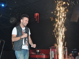 Berksan? 6. ALBÜMÜNÜ TANITTI?