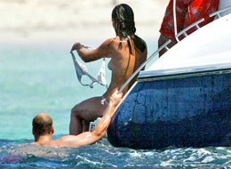 Kraliyetin seksi baldızı, Pippa Middleton... ÜSTSÜZ POZLAR SARAYI KARIŞTIRDI...