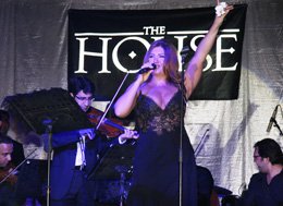 Sibel Can? KONSER ŞAMPİYONLUĞUNA GÖZ DİKTİ?