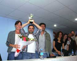 "Elde Var Hayat"... ÖDÜLE DOYMUYOR!