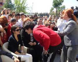 Beren Saat... ANLAMLI DESTEK!