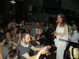 Suzan Kardeş... YENİ ALBÜMÜNÜN TANITIMINDA ŞÜKRAN KONUŞMASI!..