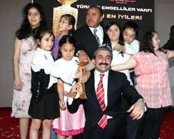 ÜNLÜLERDEN ENGELLİLERE TAM DESTEK!