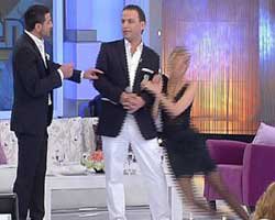 Ece Erken...  CANLI YAYINDA BAYILDI!