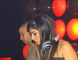 Dj Buseda? "ÇIPLAKLAR DJ'LİK DEĞİL, BAŞKA MESLEKLER YAPIYORLAR" !..