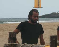 "Survivor Ünlüler-Gönüllüler"... TEFİK ADAYA VEDA ETTİ!