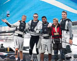 Kendi... YELKEN YARIŞLARINA KATILDI!