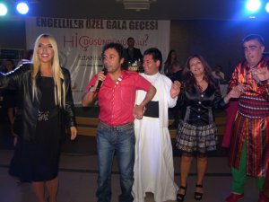 Ahu Tuğba-Bahar Öztan-Çiğdem Batur? ENGELLİLER İÇİN HALAY ÇEKTİLER?