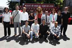 Aysun Kayacı... TALİHLİLERE ANAHTARLARINI VERDİ!