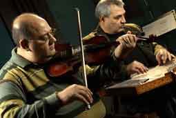 YAKIN DOSTLARI İMPARATORU ANLATACAK!