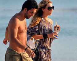 Arda Turan-Sinem Kobal...  ÇEŞME'DE BAŞBAŞA TATİL!