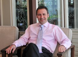 Metin?  İLK DEFA BİR SİYASETÇİ ALBÜM ÇIKARDI!