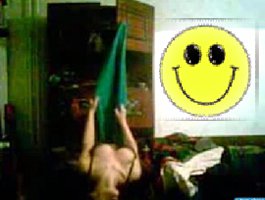 WEBCAM'DE STRİPTİZ YAPARKEN BAŞINA GELENLER !..