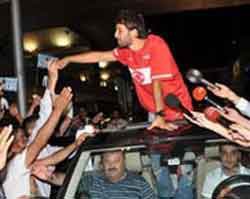 Nihat Doğan... ÇOŞKUYLA KARŞILANDI!