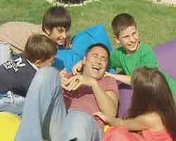 İzzet Yıldızhan... 5 ÇOCUĞUYLA POZ VERDİ!