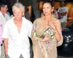 Mıchael Douglas-Catherine Zeta-Jones... BODRUM'A ÜNLÜ AKINI!