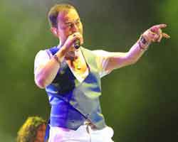 SILA VE SERDAÇ ORTAÇ BODRUM'U SALLADI!