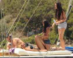 Tuğba Altıntop-Rafet El Roman... TATİL AİLESİ!