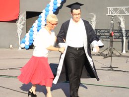 Gülgün Feyman? DİPLOMA DAĞITTI..?