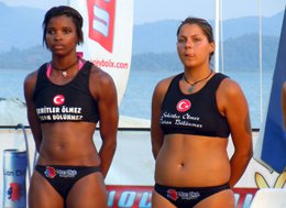 Epirden 2011? AMERİKALI VOLEYBOLCULARDAN ŞEHİTLER İÇİN BÜYÜK JEST?