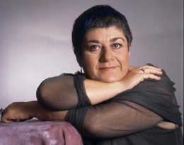 Serra Yılmaz... VAN DAMME İLE AYNI FİLMDE!