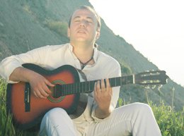 Çağlar? ŞARKILARINDA "AŞK" VE "SEVGİ KELİMESİNE YER YOK?