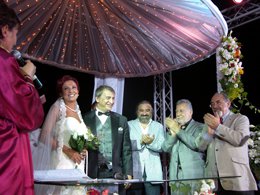 Hüseyin Avni Danyal....EVLİLİKLERİ YARIM DÜZİNEYİ GEÇTİ !