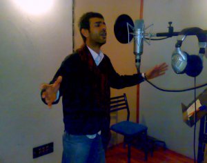 Mahsun Çağlayan... ZAMANINI STÜDYODA GEÇİRİYOR...