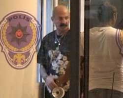 Cemil İpekçi... BODRUM'DA SALDIRIYA UĞRADI