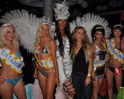 Ferhat Şirin... VİCTORİA'S SECRET MELEĞİ OLDU!