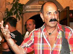 Cemil İpekçi... "ÇIRILÇIPLAK DOLAŞIRIM!"