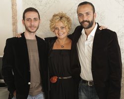 Akademi Tiyatro... AKKAYA KARDEŞLER HAYALLERİ GERÇEK YAPIYOR!