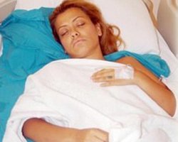 Lara... SES TELLERİNDEN AMELİYAT OLDU!