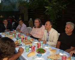 Haluk Özkan... YENİ ALBÜMÜNÜ VERDİĞİ İFTAR DAVETİYLE TANITTI!