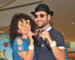 Zeliha  Sunal-Erkan Güleryüz... MÜZİK ZİYAFETİ ÇEKTİLER!