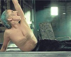 Lady Gaga... "DENİZ KIZ"I OLDU!