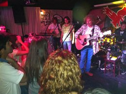 Yeni Türkü? CADDE'DE ŞAŞIRTAN İLGİ?