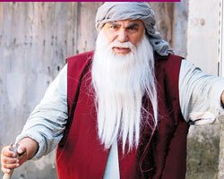 Halil Ergün... "KÖYÜN DELİSİ" OLDU!