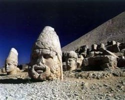 NEMRUT'UN HEYKELLERİ KAHTA'YA İNİYOR!