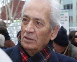 Adnan Şenses...  UÇAKTA ÇILDIRDI!