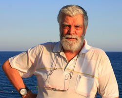 Murat Soydan... 45 SENEYE 209 SİNEMA FİLMİ SIĞDIRDI!