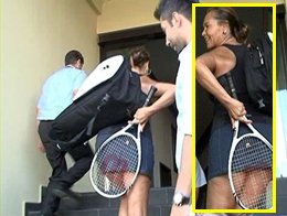 Hülya Avşar... POPO FRİKİĞİNİ RAKETİYLE SAKLAMAYA ÇALIŞTI !..