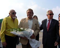 18.Adana Altın Koza....SANATÇILAR ÖZEL UÇAKLA  ADANA'YA GELDİ.