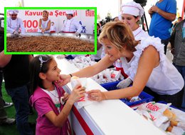 Berna Laçin? DEV TAVADA PİŞEN 3 TON KAVURMAYI HALKA DAĞITTI.