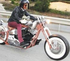 Kenan Doğulu... MOTORLUYLA İSTANBUL GECELERİNDE!