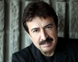 Ahmet Selçuk İlkan... `BU KÖHNE ALIŞKANLIĞA KIZGINIM VE DARGINIM!`