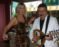 Çoşkun Sabah... SEDA SAYAN'IN KULİSİNE  ŞARKILI BASKIN!