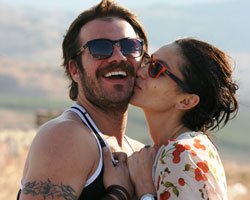 Tolga Karel-Günay Musayeva... MUTLULUKTAN UÇUYORLAR, BEBEK GELİYOR!